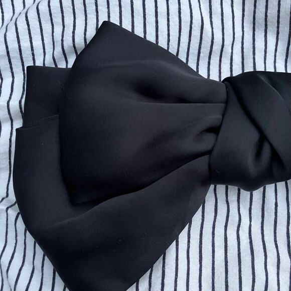Black satin hair bow, barrette clip, glam indie coquette whimsigoth - Picture 2 of 5